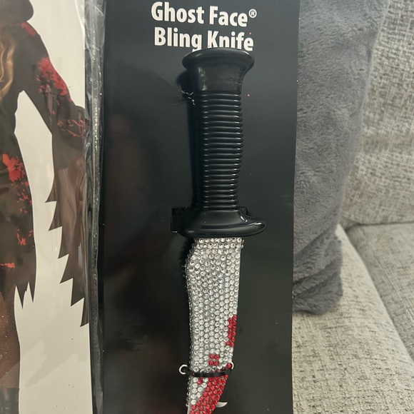 Spirit Ghost Face Glitter Blood Costume - Black and Red with bling knife NEW - Picture 2 of 4